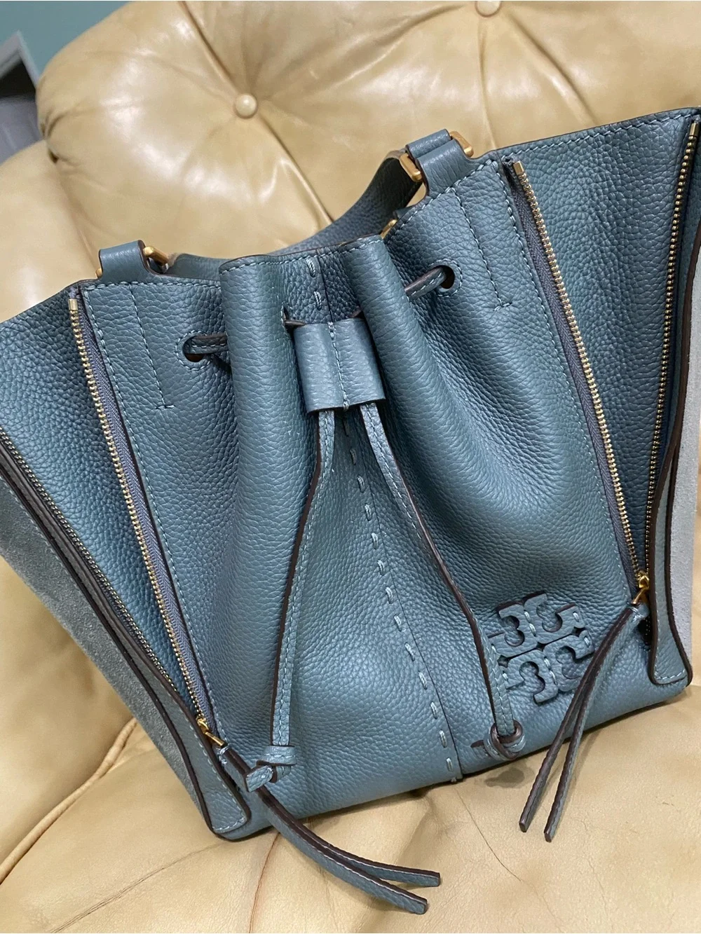 LKNW Tory Burch Dragonfly Leather Crossbody Bag Drawstring Suede McGraw Arctic